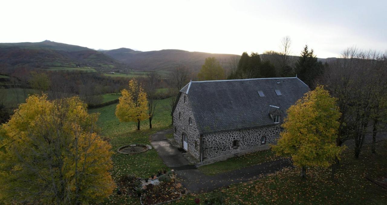 Maison D'Hotes La Grange Bed & Breakfast Salers Exterior photo